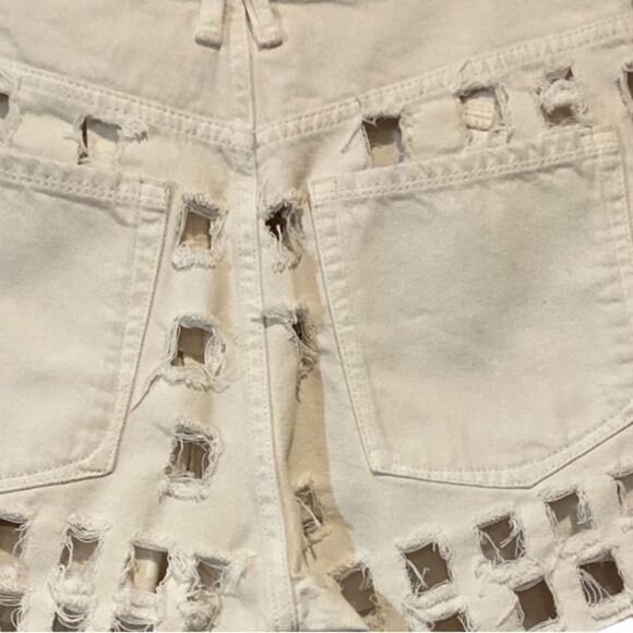 Good American High Waist Cream Shorts - Picture 7 of 12